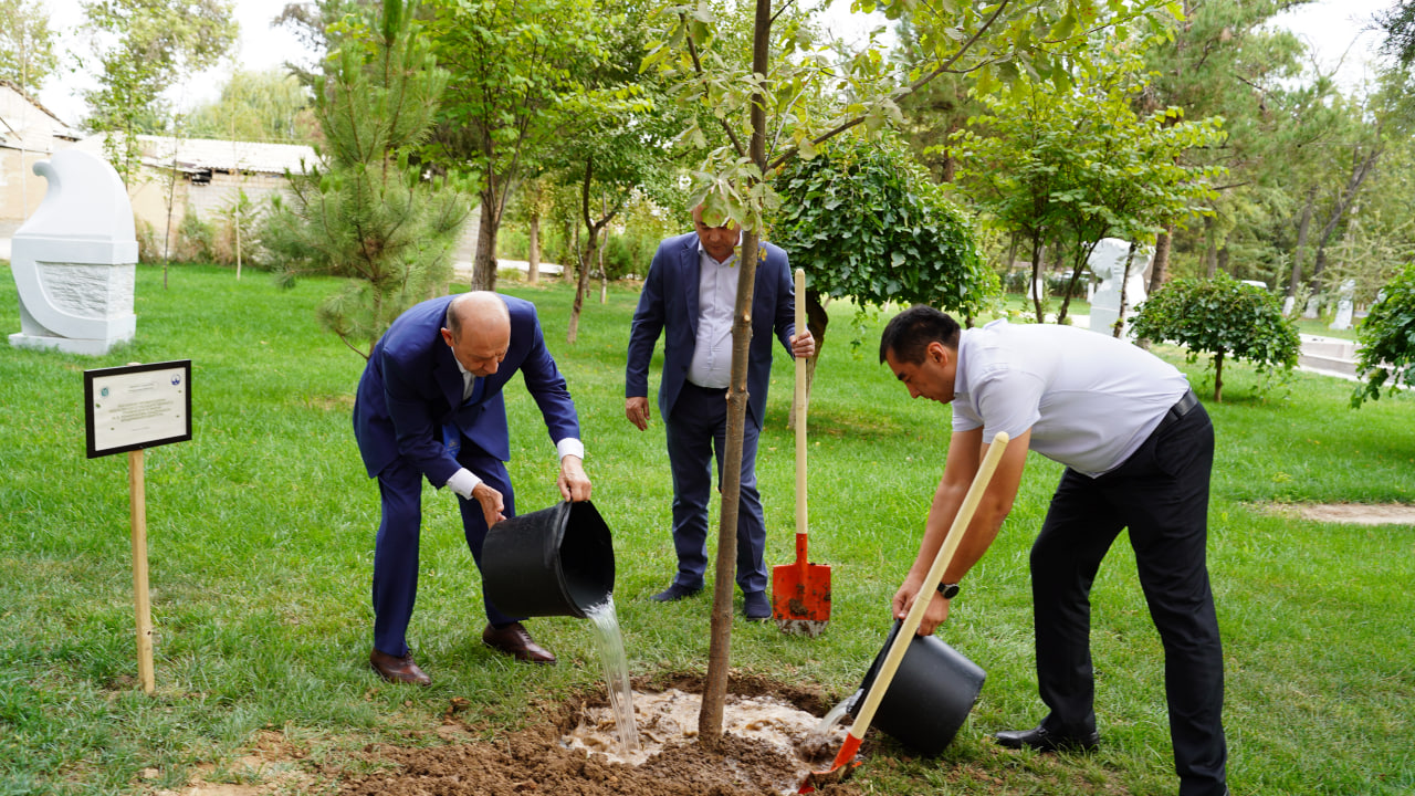 Vladimir Kvint Visits Green University